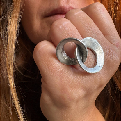 Interlocking Loop Brass Ring – Modern Sculptural Minimalist Statement Ring