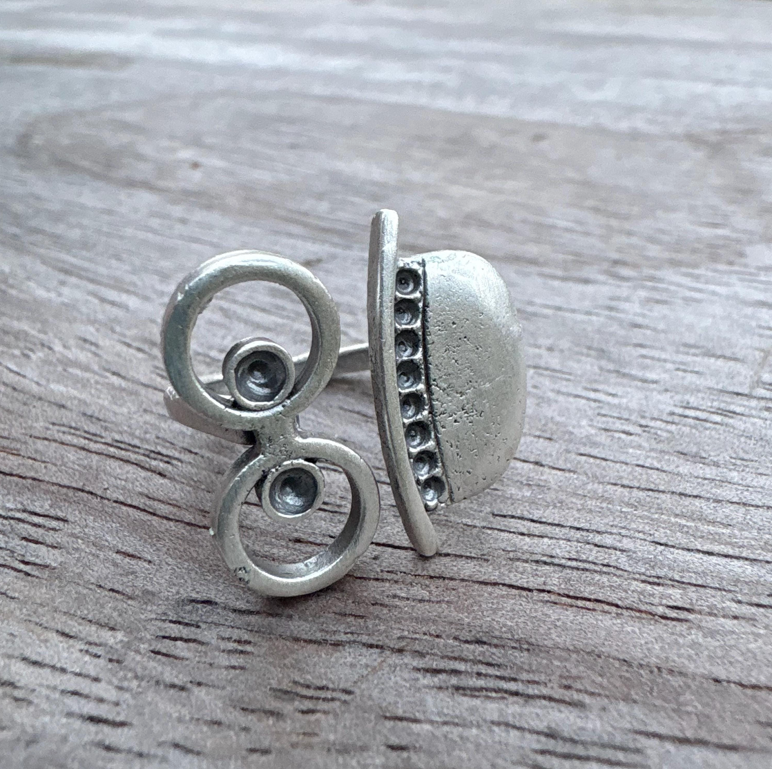 Handcrafted Abstract Silver Vintage Ring - Unique Modern Art Jewelry - Ring For Women