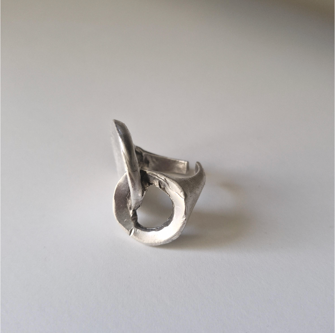 Interlocking Loop Brass Ring – Modern Sculptural Minimalist Statement Ring