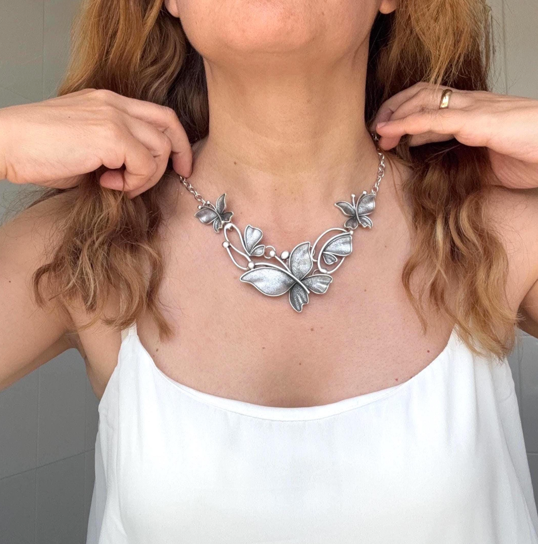 Silver Butterfly Necklace: Statement Jewellery, Nature Inspired, Schmetterling Collier, Papillon Bijou