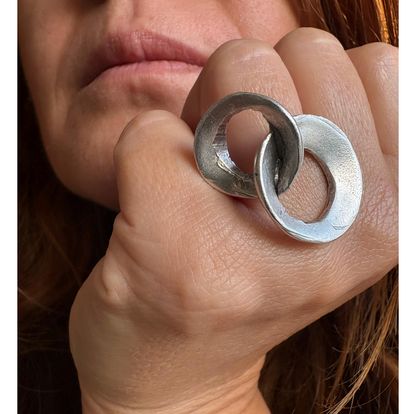 Interlocking Loop Brass Ring – Modern Sculptural Minimalist Statement Ring