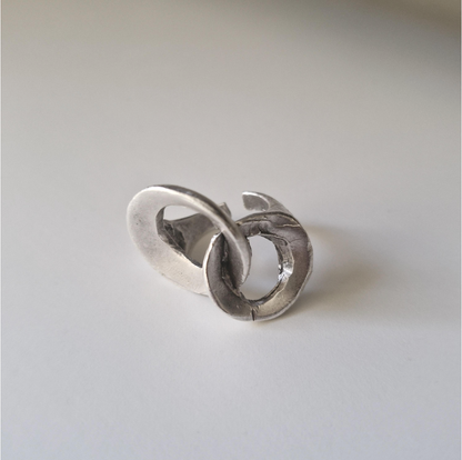 Interlocking Loop Brass Ring – Modern Sculptural Minimalist Statement Ring