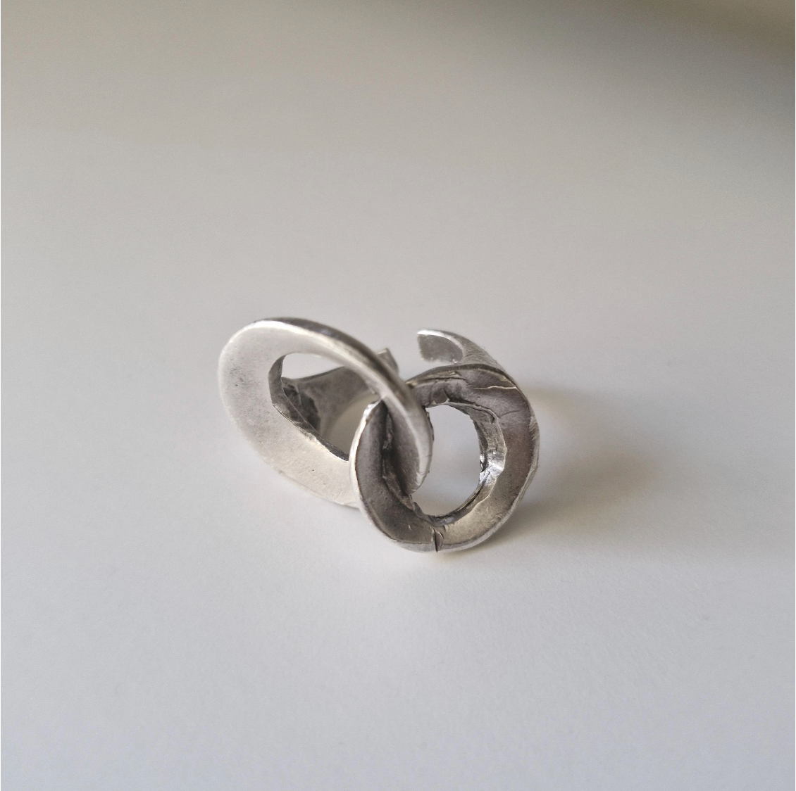 Interlocking Loop Brass Ring – Modern Sculptural Minimalist Statement Ring