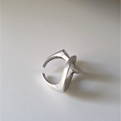 Interlocking Loop Brass Ring – Modern Sculptural Minimalist Statement Ring