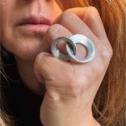 Interlocking Loop Brass Ring – Modern Sculptural Minimalist Statement Ring