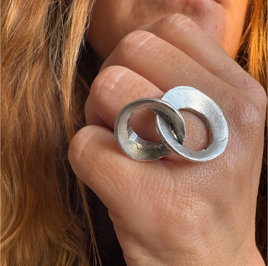 Interlocking Loop Brass Ring – Modern Sculptural Minimalist Statement Ring