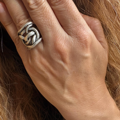Handcrafted Brass Knot Ring – Adjustable Silver Finish, Rustic Unisex Jewelry