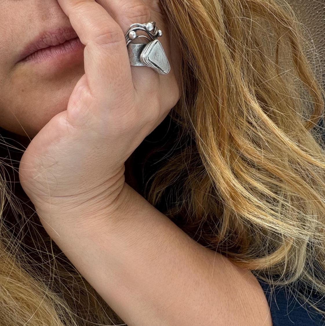 Sculptural Brass Ring – Bold Modern Art Design