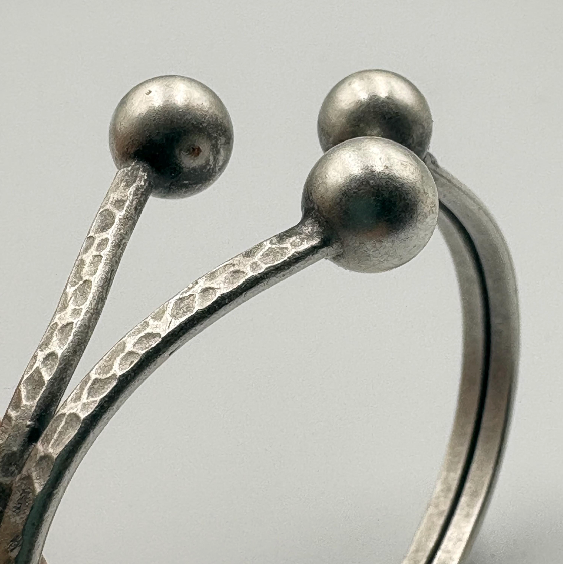 Hammered Cuff Bracelet – Adjustable Minimalist Silver Bangle, Modern Unisex Gift for Her