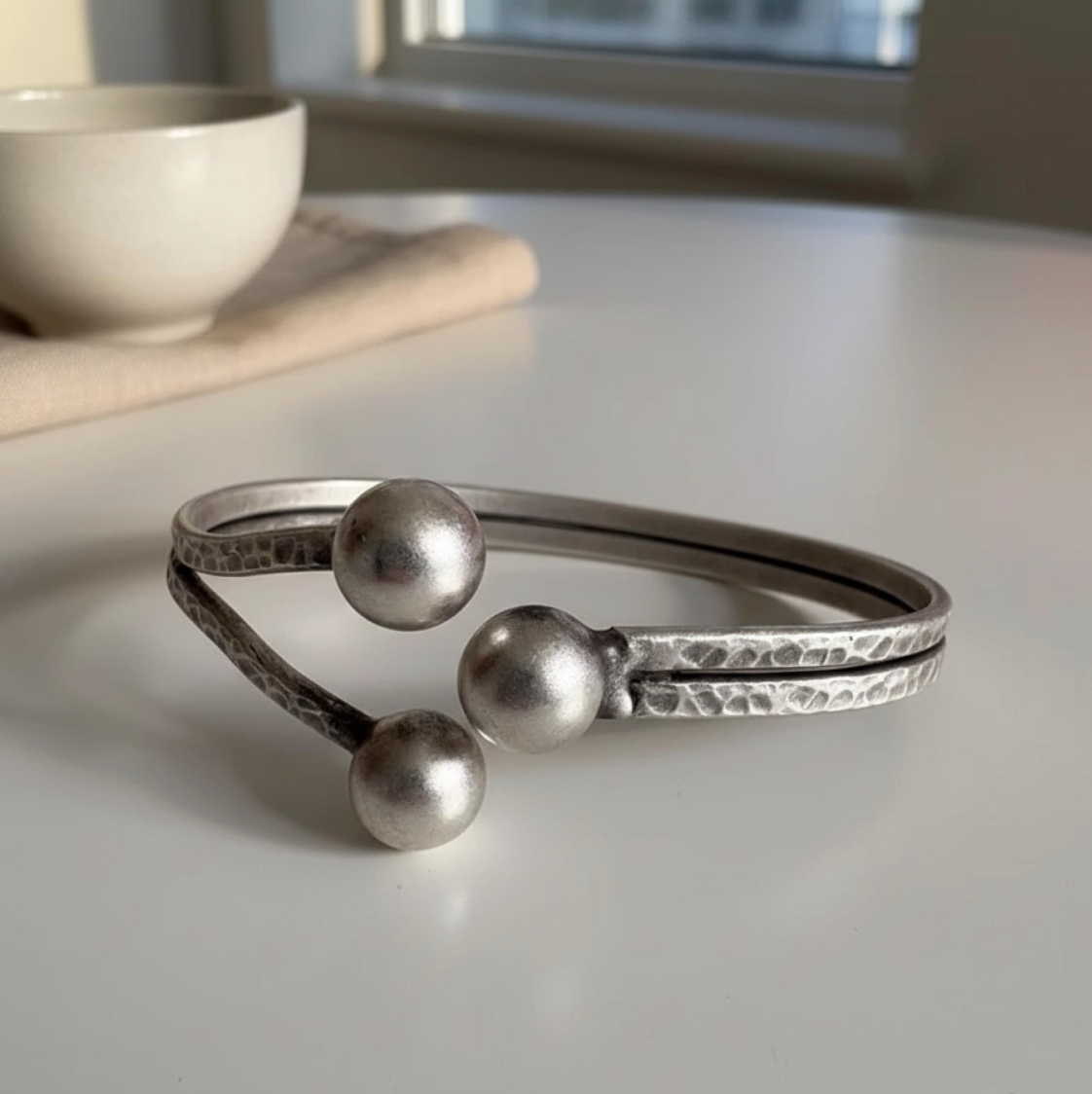 Hammered Cuff Bracelet – Adjustable Minimalist Silver Bangle, Modern Unisex Gift for Her