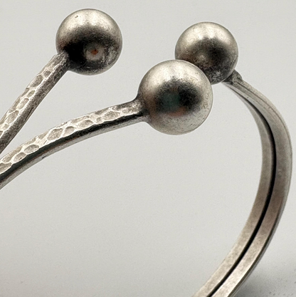 Hammered Cuff Bracelet – Adjustable Minimalist Silver Bangle, Modern Unisex Gift for Her
